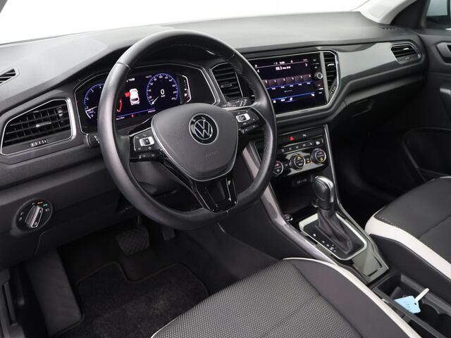 Volkswagen T-Roc 1.5 TSI Sport | 150 PK | Automaat | Trekhaak | Navigatiesysteem | Adaptive cruise control |