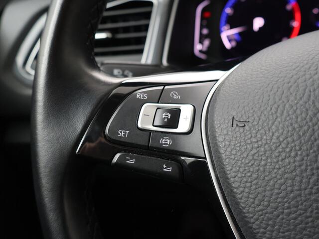 Volkswagen T-Roc 1.5 TSI Sport | 150 PK | Automaat | Trekhaak | Navigatiesysteem | Adaptive cruise control |