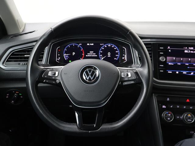 Volkswagen T-Roc 1.5 TSI Sport | 150 PK | Automaat | Trekhaak | Navigatiesysteem | Adaptive cruise control |