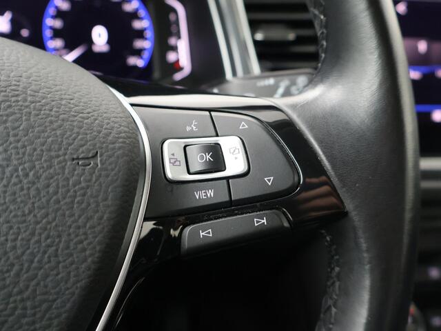 Volkswagen T-Roc 1.5 TSI Sport | 150 PK | Automaat | Trekhaak | Navigatiesysteem | Adaptive cruise control |