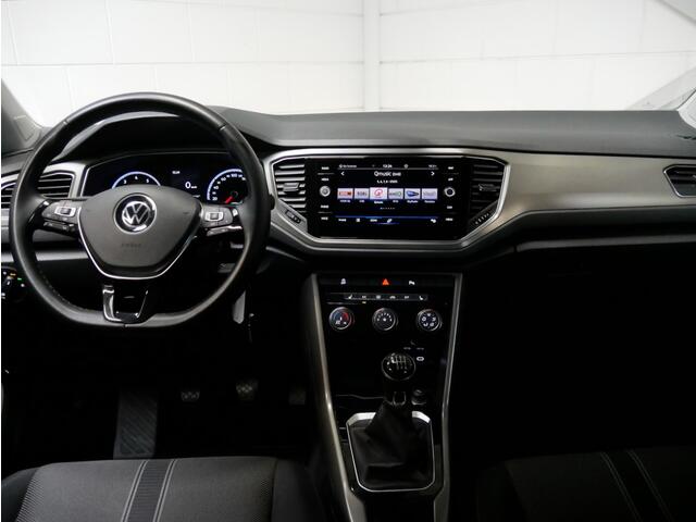 Volkswagen T-Roc 1.0 TSI Style Bus. Navi/CAM/SV/Carplay (all-incl. prijs)