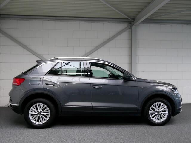 Volkswagen T-Roc 1.0 TSI Style Bus. Navi/CAM/SV/Carplay (all-incl. prijs)