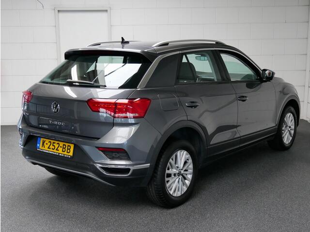 Volkswagen T-Roc 1.0 TSI Style Bus. Navi/CAM/SV/Carplay (all-incl. prijs)
