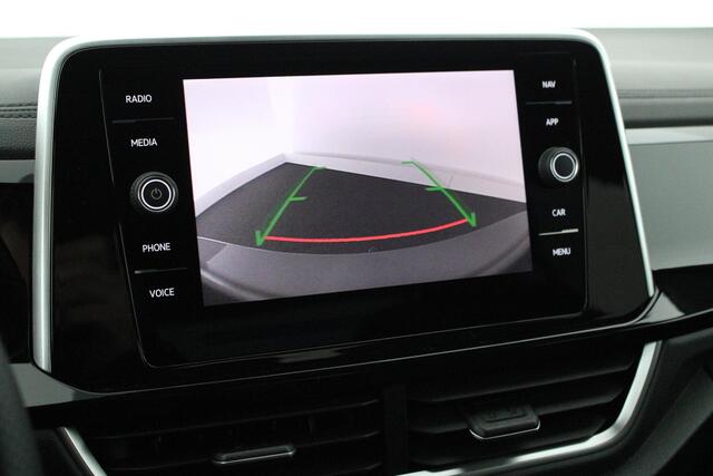 Volkswagen T-Roc 1.5 TSI 150pk DSG R-Line Edition Trekhaak Camera Stoelverwarming Virtual Cockpit Navigatie