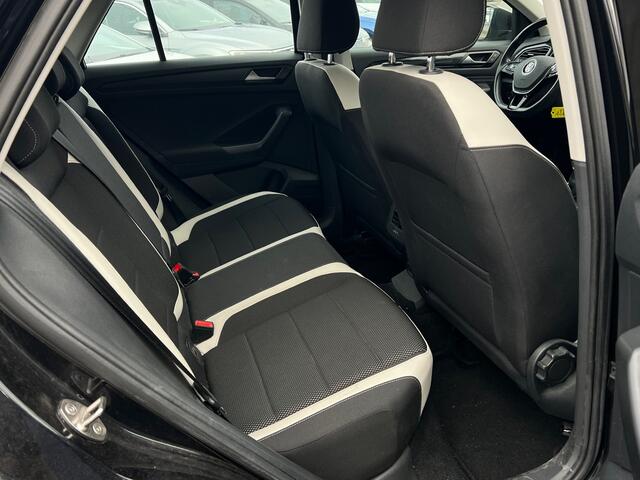 Volkswagen T-Roc 1.5 TSI 150pk Sport Navigatie