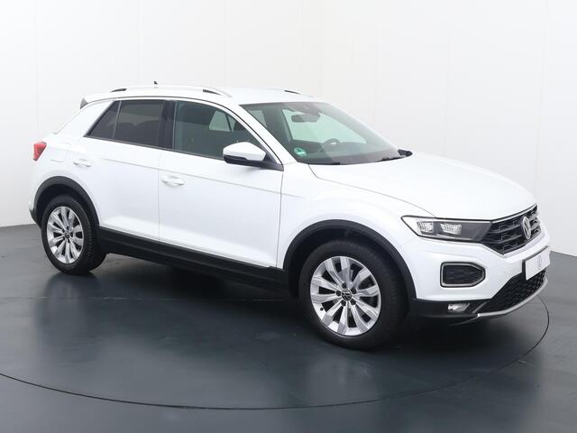 Volkswagen T-Roc 1.5 TSI Sport | 150 PK | Automaat | Trekhaak | Achteruitrijcamera | Adaptive cruise control | Voorstoelen verwarmd |
