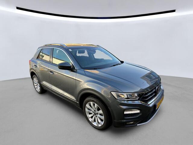 Volkswagen T-Roc 1.0 TSI Style Business / CRUISE/ CLIMA/ PARK. SENSOREN/ NAVI/ CAMERA/ 16"LMV