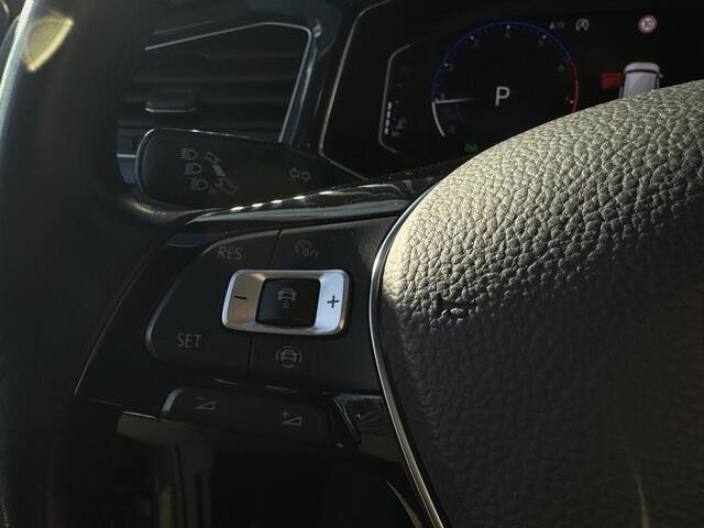 Volkswagen T-Roc 1.5 TSI Sport GRATIS Afleverpakket! | Trekhaak | Adaptive Cruise | Digitale Dashboard