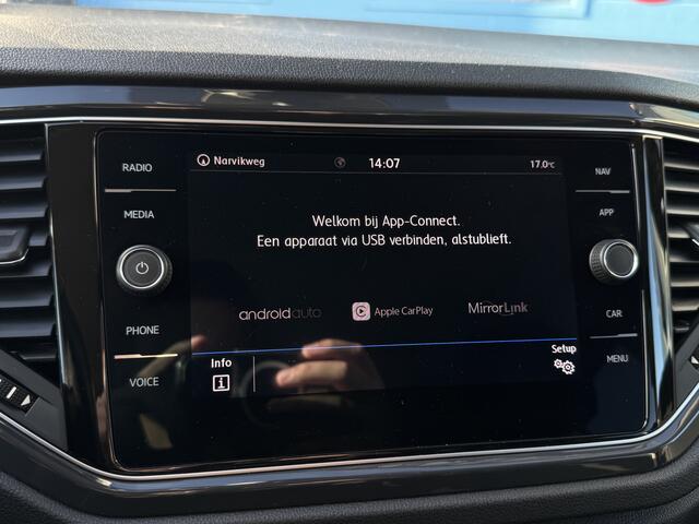 Volkswagen T-Roc 1.5 TSI Sport GRATIS Afleverpakket! | Trekhaak | Adaptive Cruise | Digitale Dashboard