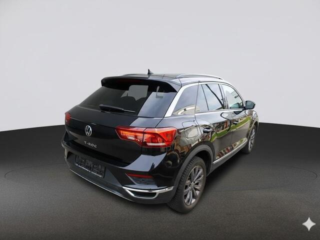 Volkswagen T-Roc 1.5 TSI Sport 150 PK DSG | Panorama dak | Navigatie | Elektrische achterklep | Stoel- en stuurverwarming |