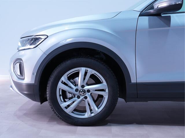 Volkswagen T-Roc 1.5 TSI 150pk DSG Life 75 Edition Navigatie via App Camera PDC Trekhaak