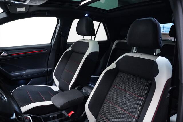 Volkswagen T-Roc 1.5 TSI Sport|Trekhaak|19 inch|Carplay|Camera