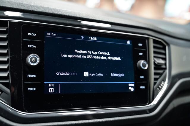 Volkswagen T-Roc 1.5 TSI Sport|Trekhaak|19 inch|Carplay|Camera