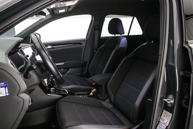 Volkswagen T-Roc Sport 1.5 TSI 150pk DSG Automaat Trekhaak, adaptive cruise control, Elektrische achterklep, Navigatie, Black style, Parkeersensoren, LED koplampen, App connect