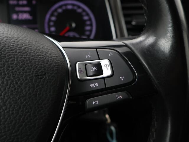 Volkswagen T-Roc 1.5 TSI Sport | 150 PK | Automaat | Multifunctioneel stuurwiel | Parkeersensoren | Cruisecontrol | Trekhaak |