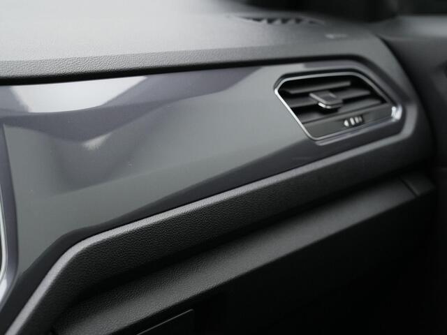 Volkswagen T-Roc 1.5 TSI 150 pk DSG Sport | Achteruitrijcamera | Navigatie | Adaptive Cruise | Digital Cockpit Pro