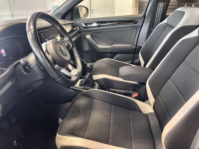 Volkswagen T-Roc 1.5 TSI 150pk Sport · Camera · Trekhaak · Elek. Achterklep · Apple/Android Car Play · Navigatie · 18'' Inch ·