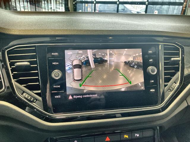 Volkswagen T-Roc 1.5 TSI 150pk Sport · Camera · Trekhaak · Elek. Achterklep · Apple/Android Car Play · Navigatie · 18'' Inch ·