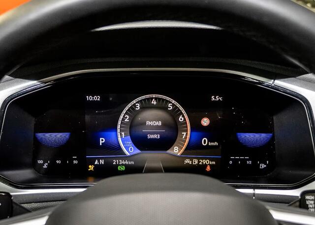 Volkswagen T-Roc 1.5 TSI ** LED, VIRTUAL, CLIMA, ACC, APPLE, SPIEGEL-PACK, 18-inch LMV ** 1e EIG - UNFALLFREI ** ** INFORMEER OOK NAAR ONZE AANTREKKELIJKE FINANCIAL-LEASE TARIEVEN **