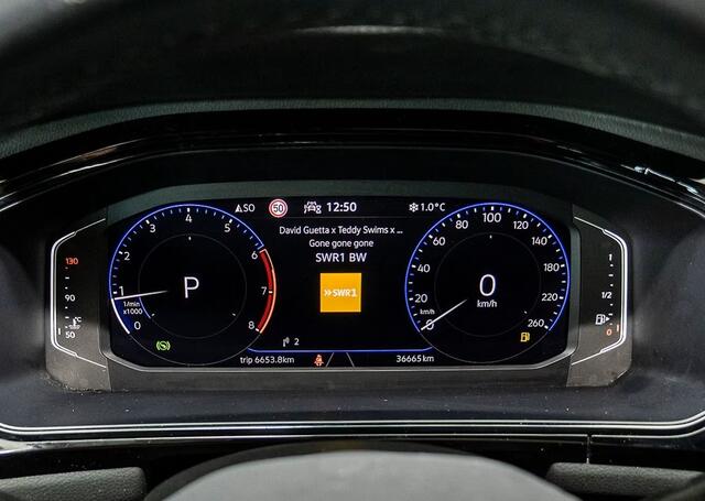 Volkswagen T-Roc 1.5 TSI ** IQ-LED, VIRTUAL, CLIMA, ACC, CAMERA,, KEYLESS / ALARM, 19-inch LMV ** 1e EIG - UNFALLFREI ** ** INFORMEER OOK NAAR ONZE AANTREKKELIJKE FINANCIAL-LEASE TARIEVEN **