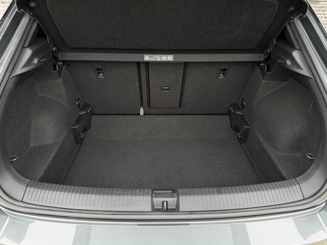 Volkswagen T-Roc 1.5 TSI Sport | Pano | Trekhaak | LED | Carplay | Camera | Virtual Cockpit | PDC