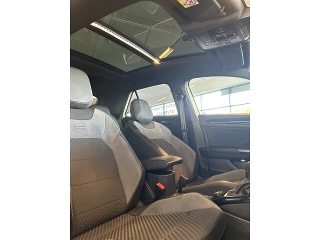 Volkswagen T-Roc 2.0 TSI 4Motion R 300PK | Panoramadak | Digital dashboard | Beats audio | Adaptieve cruise control | Adaptief onderstel | Lane assist | Dodehoeksdetectie | Achteruitrijcamera | Stoelverwarming | Kleppensysteem | Elek. inklapbare spiegels
