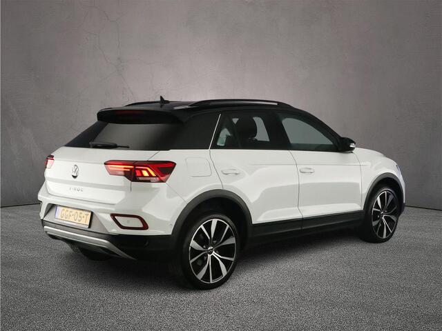 Volkswagen T-Roc Style 1.5 TSI 150pk DSG Automaat Trekhaak, Adaptive cruise control, Navigatie, Achteruitrijcamera, Stoelverwarming, Parkeersensoren, LED koplampen
