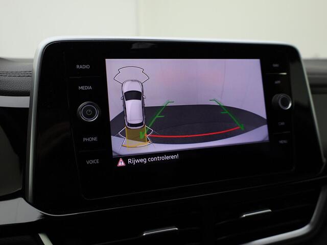 Volkswagen T-Roc 1.5TSI/150PK R-Line DSG · Panoramadak · Navigatie · Camera + Parkeersensoren