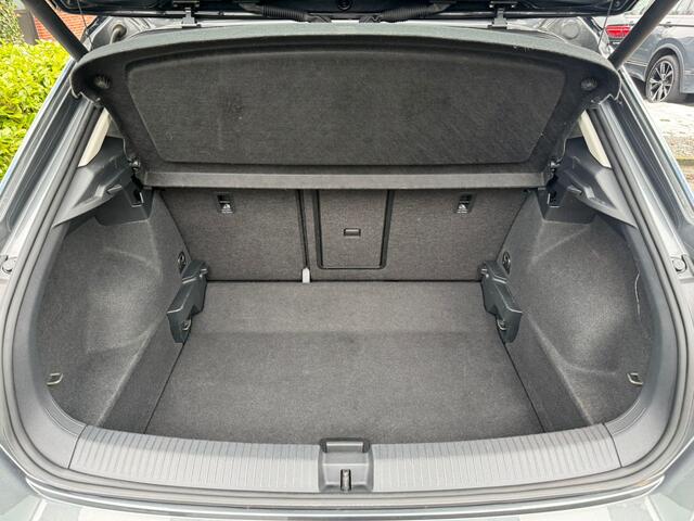 Volkswagen T-Roc 1.5 TSI Style pano, navi, cruise, camera