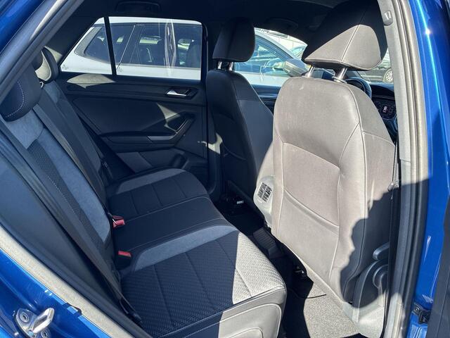 Volkswagen T-Roc 1.5 TSI 150pk DSG Sport · Camera · Elek. Achterklep · Apple/Android Car Play · Navigatie · Stoelverwarming · 18'' Inch ·