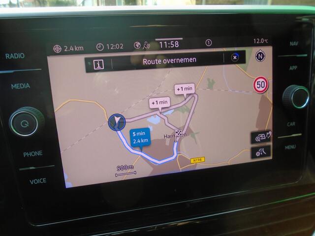 Volkswagen T-Roc 1.5 TSI R-Line Edition Groot navigatiescherm, AFn trekhaak af fabriek