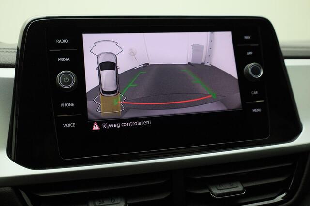 Volkswagen T-Roc 1.5TSI/150PK Life DSG · Navigatie · Apple/Android · Camera + Parkeersensoren · Garantie tot februari 2027