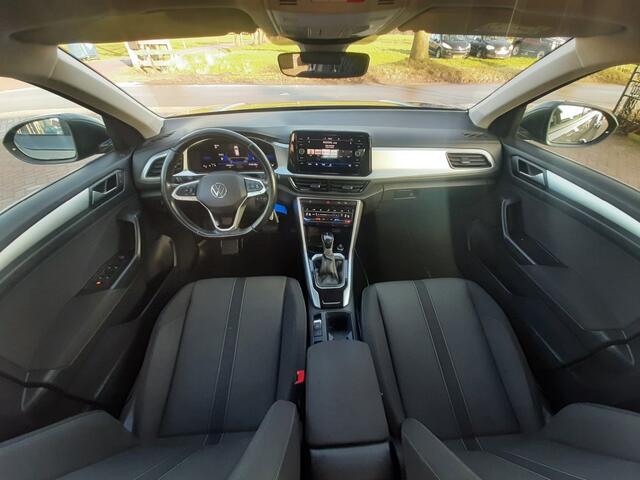 Volkswagen T-Roc 1.5 TSi 150pk Airco - Adap. Cruise-control - Dig. dashboard- Bluetooth - Stuur- en Stoelverwarming - Android - Apple Carplay