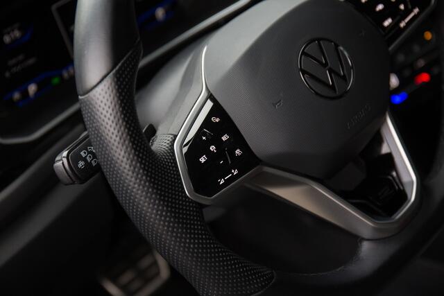 Volkswagen T-Roc 1.5 TSI R-Line , Adaptive cruise, Trekhaak, Apple Carplay