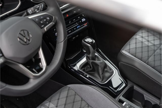 Volkswagen T-Roc 1.5 TSI | 3X R-Line | IQ Lights | Virtual | Harman Kardon | Elektr Achterklep | Lane Assis | Front Assis |