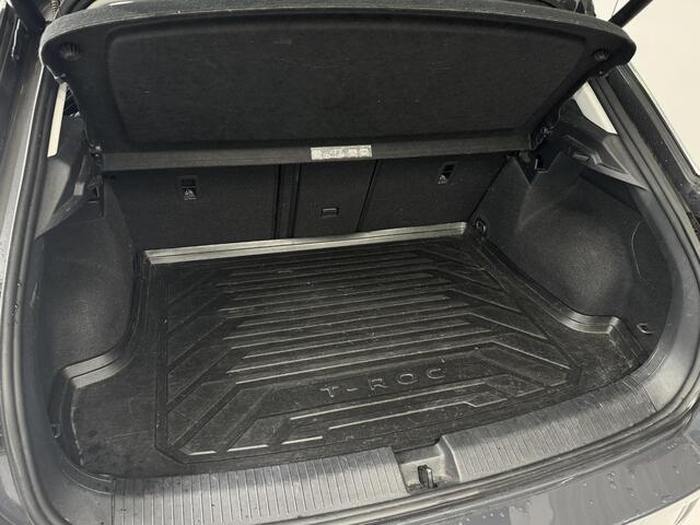 Volkswagen T-Roc 1.0 TSI Style Business | Navigatie | Panoramadak | PDC V + A | Cruise Control Adaptief |