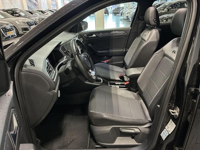 Volkswagen T-Roc 1.5 TSI 150pk DSG R-line Sport · Camera · Panoramadak · Apple/Android Car Play · Alarm · Trekhaak · 18'' Inch ·