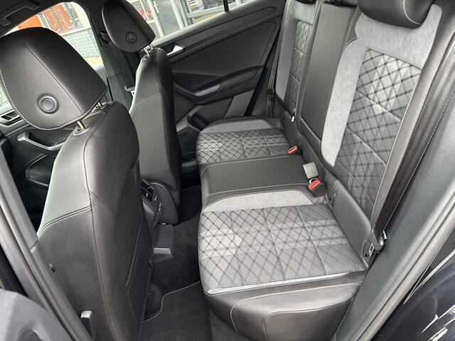 Volkswagen T-Roc 1.5 TSI R-Line Edition / Applecarplay/AndroidAuto / Digital Cockpit / Stoelverwarming / Elektrische achterklep /