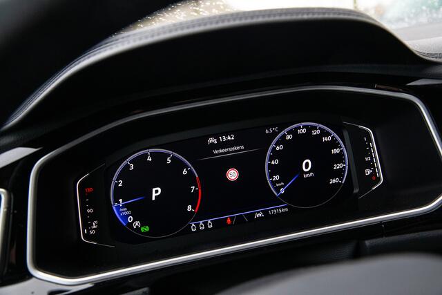 Volkswagen T-Roc 1.5 TSI R-Line Edition , Ascot Grijs, Adap. cruise, Stoel/stuurverwarming,