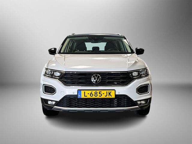 Volkswagen T-Roc 1.5 150pk TSI Sport Koplampverlichting LED 'Plus' | Navigatie 'Discover Media' | Adaptive Cruise Control