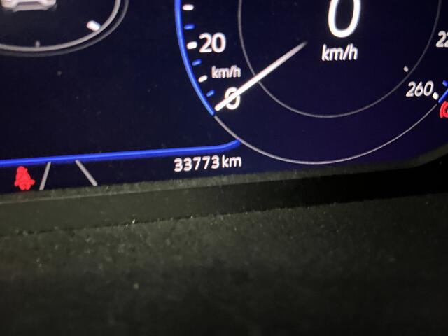 Volkswagen T-Roc 1.5 TSI R-Line / AUTOMAAT/ PANO/ STUUR+STOELVERWARM./ PARK.SENSOR.V+A/ CAMERA/ DODE HOEK/ APP-CONNECT/ ELEK.KLEP/ KEYLESS/ ACC/ RIJ-MODI/ DIGITAL DASH/ NAVI/ DAB/ CLIMA/ LED/ ISOFIX