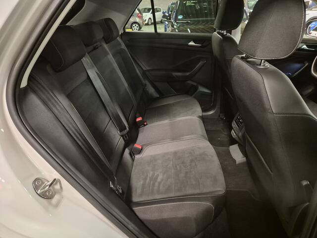 Volkswagen T-Roc 1.5 TSI Style -150pk- Automaat | IQ LED | Stoelverwarming | Rijklaarprijs incl. 1 jaar Bovag garantie