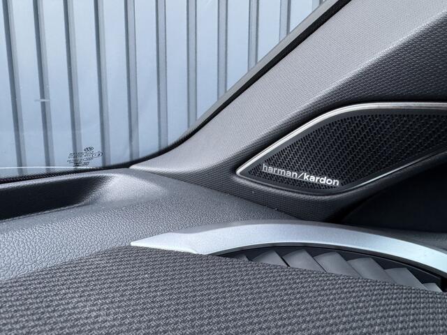 Volkswagen T-Roc 1.5 eTsi R-Line First Edition | Trekhaak wegkl. | 360 Camera | Panodak | Harman/Kardon | Prijs Rijklaar!!