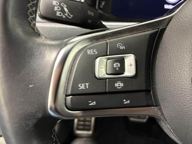 Volkswagen T-Roc Cabrio 1.5 TSI 150pk DSG R-Line · Camera · Navigatie · Stoelverwarming · P-Sensoren · Park Assist · 17'' Inch ·