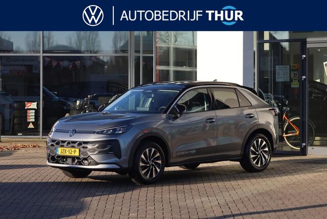 Volkswagen T-Roc 1.5 eTsi Life First Edition 116PK / 85kW DSG, Demonstratie voertuig (beschikbaar per 1 september 2026), wegklapbare trekhaak, Apple Carplay & Android Auto, 17" 'Lima' LMV, keyless start & entry, reservewiel, ambiente pakket (sfeerverlichting), comfort pak