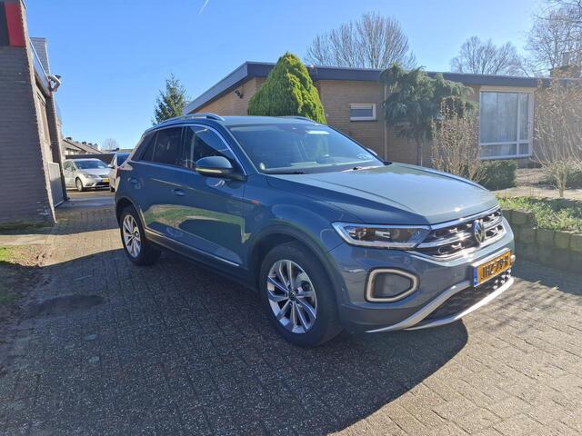 Volkswagen T-Roc 1.5 Style Automaat, Climatronic, Digitaal Ins