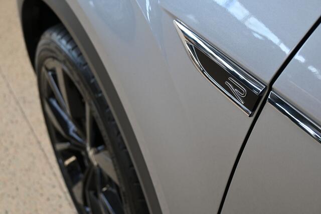 Volkswagen T-Roc 1.5 TSI 150pk R-Line Business+ | IQ. Light | Camera | Panoramadak | 100% (Dealer) onderhouden label