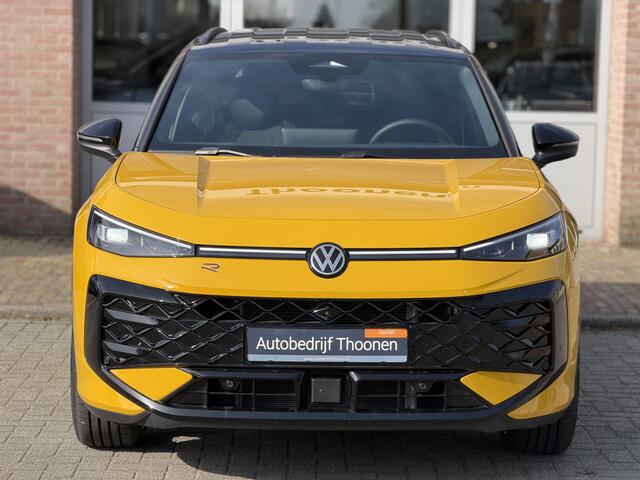 Volkswagen T-Roc 1.5 eTsi R-Line First Edition | HUD | 360° camera | 20 "