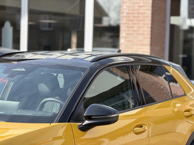 Volkswagen T-Roc 1.5 eTsi R-Line First Edition | HUD | 360° camera | 20 "