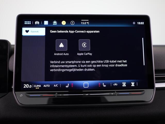 Volkswagen T-Roc Life First Edition 1.5 eTSI 85 kW / 116 PK SUV 7 v